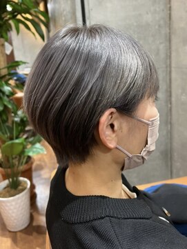 リィリ バイ ロダット 横浜(rili by LODAT) ショートボブ×モノトーン【rili横浜】