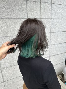 カミビト マヴィー(kamibito mavie) 20代30代40代大人インナーカラー耳掛け切りっぱなし大人ボブ