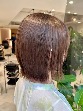 ミズチャーム(Ms.CHARM) 切りっぱなしボブ/デザインカラー/シアーカラー