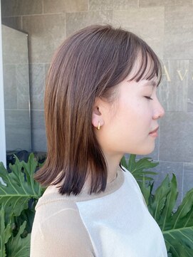 メゾン アヴァロ(Maison Avallo) 透明感のあるベージュカラーのロブヘア