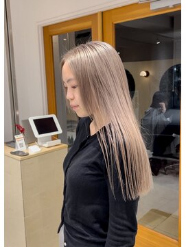 スタン 渋谷(Stam) ミルクティーグレージュハイトーンミディアムロングウルフ30代