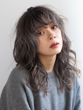 マム(mamu) こなれウェーブロング/グレージュ