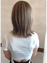 フィズクロップ(fizzcrop) 切りっぱなしミディアム　レイヤーミディアム　ベージュ