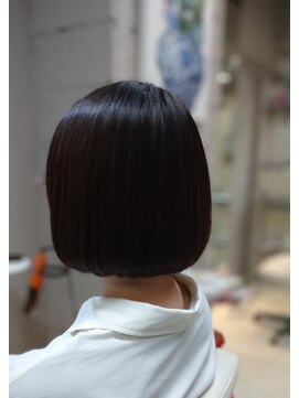 ヘアーメークテスタヴァンティ (Hair make Testavanti) ミニボブ