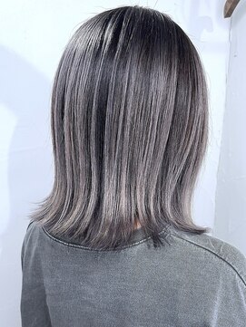 ブレイズヘアー(BLAZEhair) 脱白髪染めグレージュバレイヤージュ×ブリーチ2回