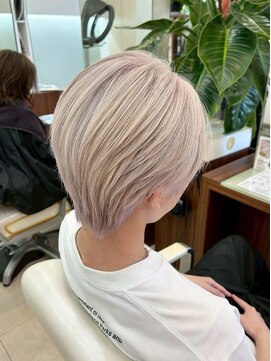 ヘアーアンドエステ ハラダ 滝ノ水店(Hair&Esthe Harada) ブリーチ/ホワイトミルクティーベージュ/ショート
