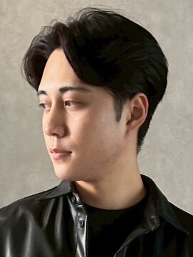 メンズサロン ブロック(Men's Salon bloc) センターパート アップバング ツーブロック メンズパーマ 韓国