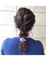 シャンティーク(shanteek)&nbsp;【平垣内】個性派ポニーアレンジ