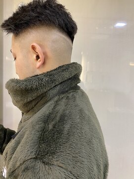 ディスイズバーバー(THIS IS BARBER) ソフトモヒカン　フェードカット　ライン　【札幌】