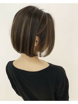 カルラ(Karra) アッシュブラウンボブ