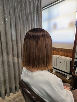 アニュー ヘア アンド ケア(a New hair&care) 20代30代40代外ハネアッシュグレージュ肩ライン耳掛け