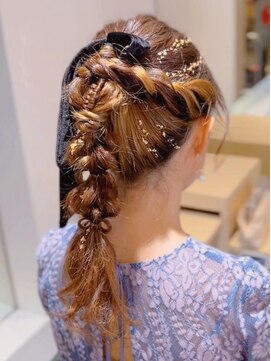 フォーエス(4S) 編み下ろしポニー　~結婚式お呼ばれヘア~