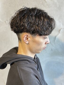 ニアウ 高崎店(Niau) メンズセンターパートツイストスパイラルパーマ群馬高崎眉毛