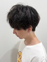 ヒュイル バイ ニアウ(Hwyl by Niau) メンズマッシュパーマツイストパーマスパイラルパーマ刈り上げ