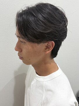 ヒュイル バイ ニアウ(Hwyl by Niau) メンズフェザーパーマニュアンスパーマスパイラルパーマショート