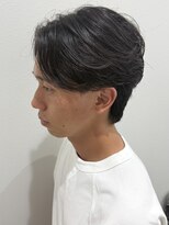 ヒュイル バイ ニアウ(Hwyl by Niau) メンズフェザーパーマニュアンスパーマスパイラルパーマショート