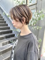 ヌード(NUDE)&nbsp;NUDE白髪ぼかしハイライト 細めハイライト 大人ショートボブ