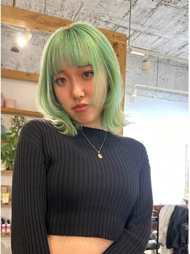 ミモザワークス ヘアアレンジ サワーグリーン と ボブ