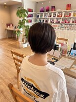 リーク(LEEK) 丸みショートボブ × 艶ブラウンカラー