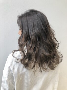 アライブ ハラジュク(ALIVE harajuku) グラデーションで作るミルクティーベージュ