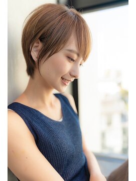 メゾンバイハバナ(maison by HAVANA) 大人かわいいフェザーバングカーキグレージュミディアムウルフ