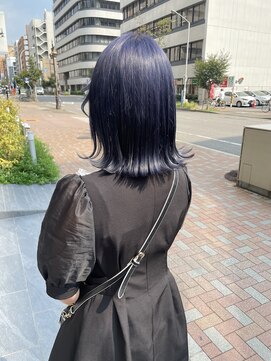 アイリー 名古屋(A/LEE) ブルーラベンダー／切りっぱなしボブ