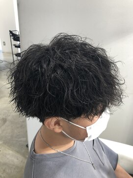 オーシャントーキョー(OCEAN TOKYO) 波巻きマッシュ(刈り上げツーブロック黒髪パーマ)