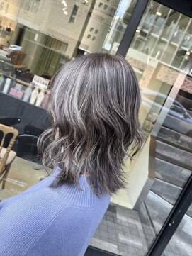 エスト 小倉(est) 夏のイメチェンにコントラストハイライト/グレージュ×ボブ