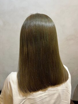 オースト ヘアー ステラ 新宿店(Aust hair Stella) オリーブベージュ