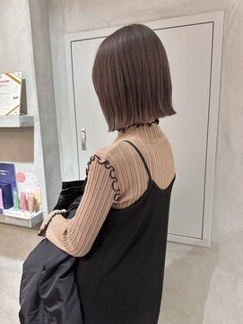 ヨーク(YOKE) YOKE 切りっぱなしボブ丸くないボブピンクアッシュベージュ