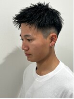 ヒュイル バイ ニアウ(Hwyl by Niau) メンズショートセンターパートスパイラルパーマニュアンスパーマ