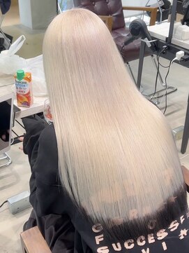 ロイス 神宮前(ROIS) ミルクティーベージュ/ダブルカラー/ケアブリーチ/ハイトーン