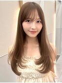 ロングレイヤー内巻きワンカールベージュカラー