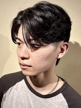 刈り上げセンターパート毛流れセンターパートツーブロックメンズ