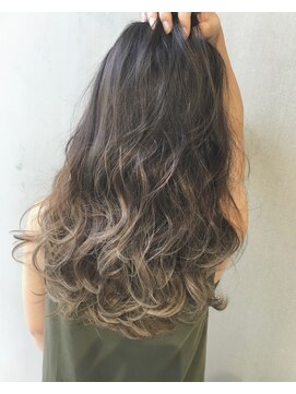 アライブ ハラジュク(ALIVE harajuku) 【ALIVE原宿】★外国人風グラデーションカラーはシルバー