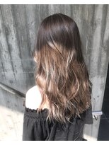 レイドバック(LAID BACK)&nbsp;【LAIDBACK代官山】外国人風ヘア★３Dカラーハイライトアッシュ