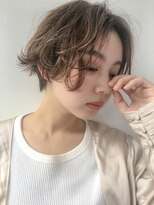 シアター 表参道青山(THEATER)&nbsp;【 THEATER】センターパート　ベージュカラー　くせ毛風