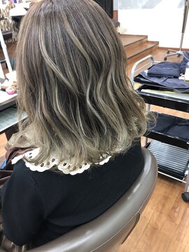 アーク(ARK from INFINI) グラデーションカラー