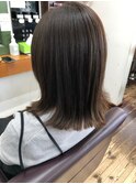 切りっぱなし外ハネミディアムボブ
