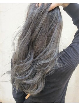 サーティーン(THIRTEEN) 【20代】極細ハイライト×HUEカラーで動きと透明感UP♪