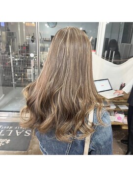 サルト(SALTO) ハイライト&グレージュ