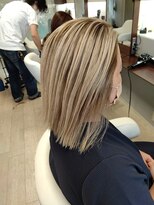 美容室シンプル ウィン(Simple Win)&nbsp;外国人風シャドウルーツ