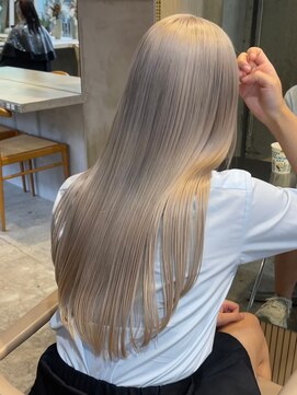 リムレスバイサンク 万代 新潟駅(LIMLESS by cinq) ミルクティーベージュダブルカラーケアブリーチインナーカラー