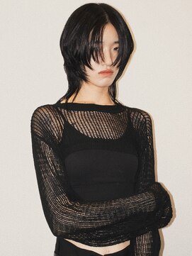 ココ 原宿(KOKO) レイヤーウルフカットミニウルフ黒髪ブルーブラック