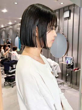 ノエ トトン(noe tton) イメチェン/ホワイトブロンド/外ハネボブ/美髪/名駅