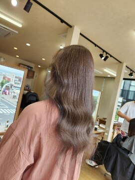 ミラシィ 成田(Mirashy) ハイライトカラーミルクティーベージュレイヤーカット