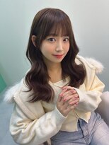 エラ(Ella)&nbsp;cinnamon beige × ゆるふわ巻き髪style