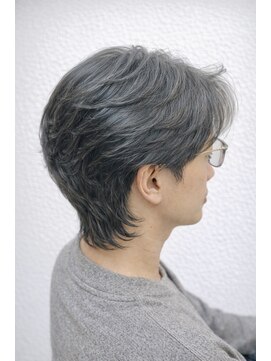 クオリス 上板橋店(QUALIS) メンズ◎ニュアンスパーマ×センターパートウルフで旬顔