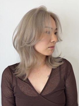 キャプチャー 海老名(capture) ホワイトブロンド/くびれるレイヤーカット/ケアブリーチ