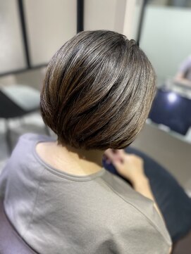あお へあさろん ボブスタイル